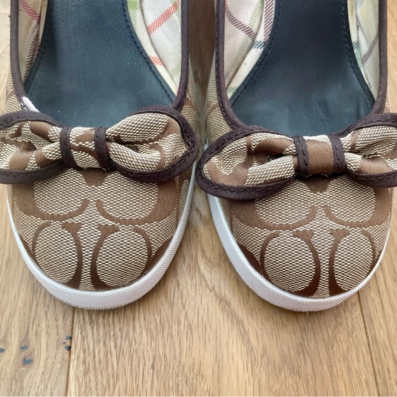 Authentic Coach wedge shoes sz 10 in excellent used conditions. - Picture 3 of 10